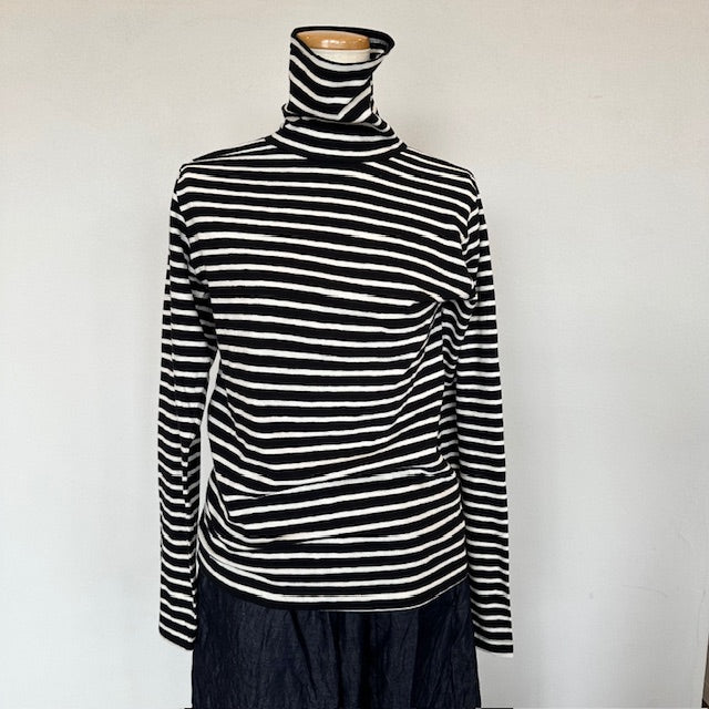 YARRA　エコリバイバルタートルプルオーバー　1541-222