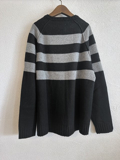 （g）グラム シェパードボーダーニット ブラック 後ろ