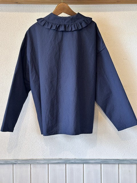 衿フリルシャツ ネイビー
