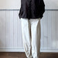 衿フリルシャツ ブラウン着用