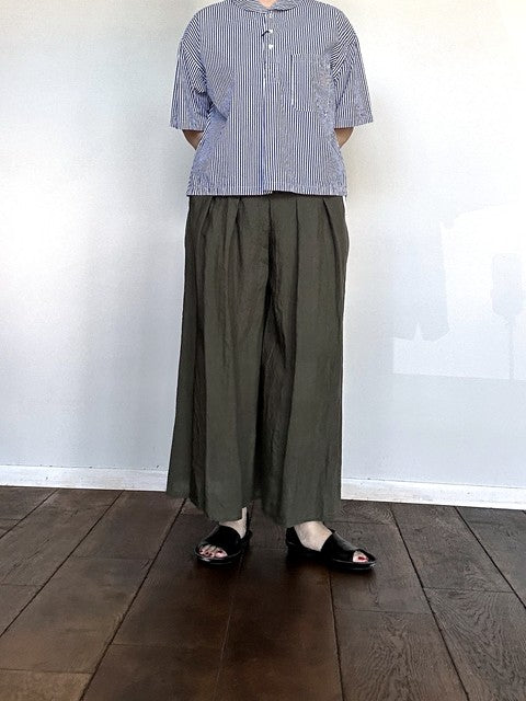 カーキ 着用イメージ 正面