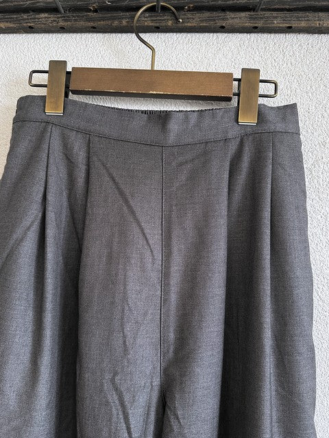 前のタックとウエストまわり