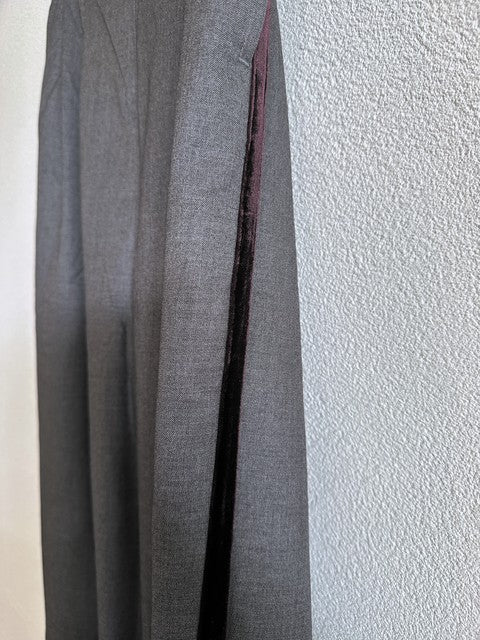 脇に入れたベロアのライン