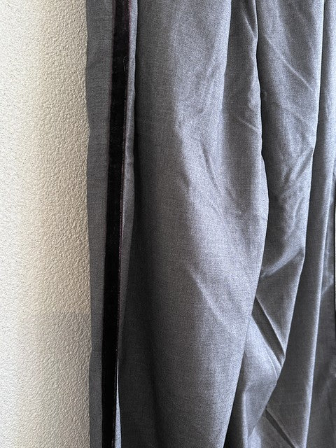 ベロアのラインとドレープ